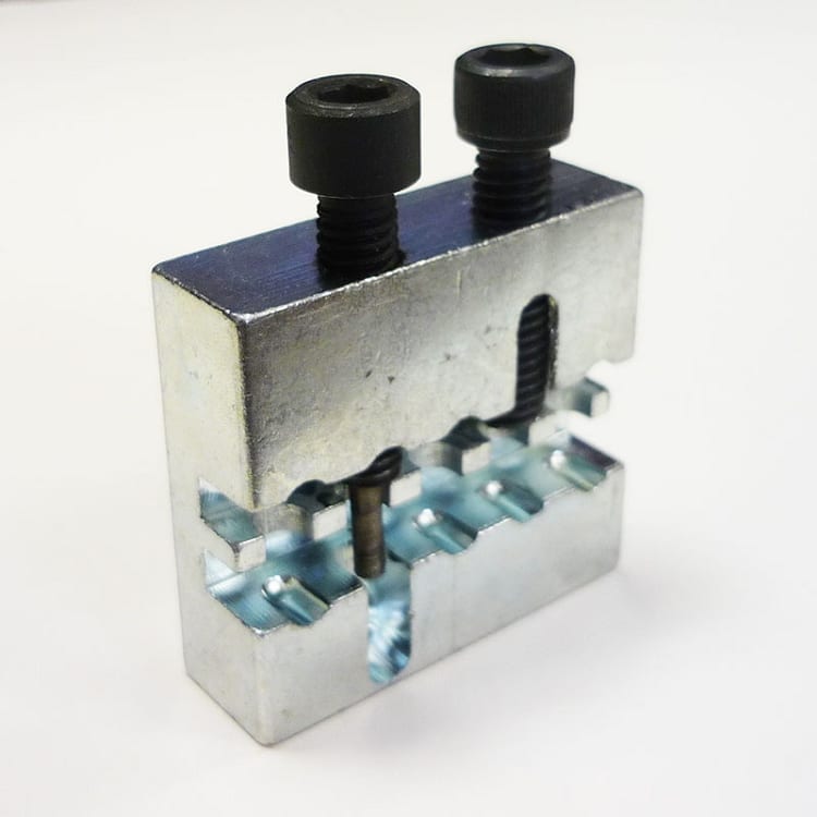 #35 Deluxe Chain Tool